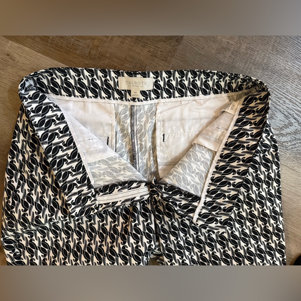 Talbots Black & White Bird Capris Size 10 Petite - Picture 13 of 13